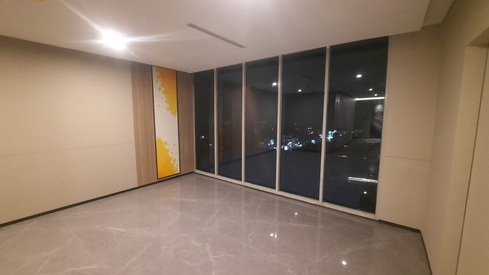 Interior 22